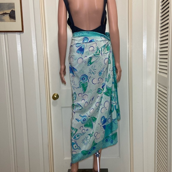 100% Silk Lotty B. Mustique Sarong Scarf - Picture 3 of 16